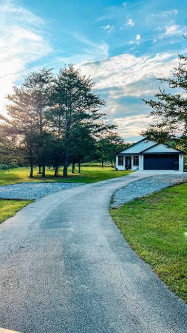Southern Charm 3br Fire Pit Pool Table 7beds Hébergement de vacances *